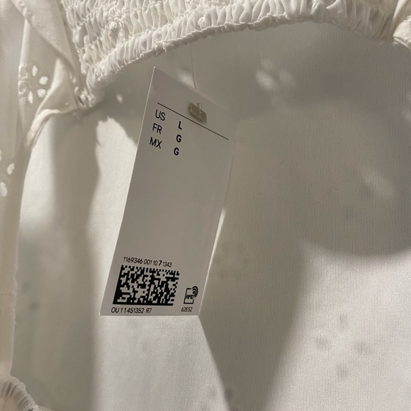 Pretty H&M Eyelet Dress - Picture 4 of 4